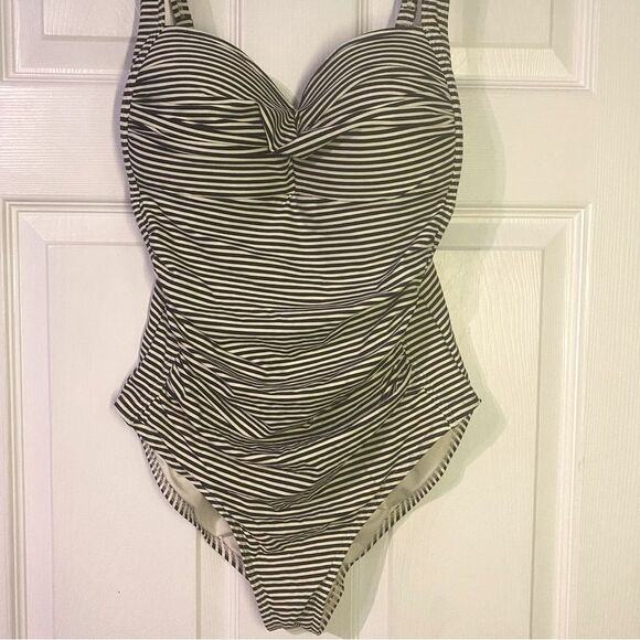 NIPTUCK Sorrento Joanne One-piece Swimsuit Black White Stripe Size 8 - Picture 4 of 10